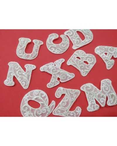 Lettre Thermoadhésive en Sangallo Base Organza Blanc Brodé Lurex Argenté Haut 3 Cm