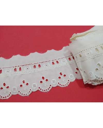 Broderie anglaise lace Passanastro Ecru flowers embroidery 5 cm high