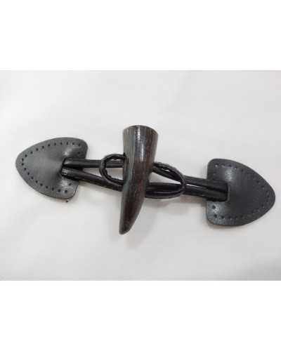 Knebel aus schwarzem Öko-Leder mit dunkelbraunem Horn, 5 cm hoch