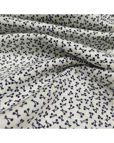 Gestreifter Stoff in Weiß und Blau mit Kirschmuster, Höhe 150 cm