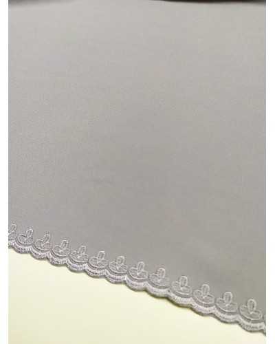SEIDEN-CADY-STOFF MIT BESTICKTER TÜLL-ANWENDUNG, MAKRAMEE-RANDBREITE 150 CM