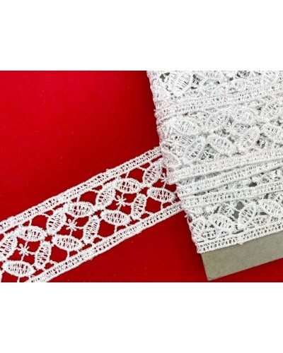 Passamaneria Macramè pizzo ricamato tramezzo bianco modello fiore alto 4 cm taglio da 8,80 metri