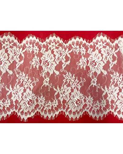 FRENCH LACE CREAM - height 27 cm - length 60 cm - price per piece - sartorial elegance
