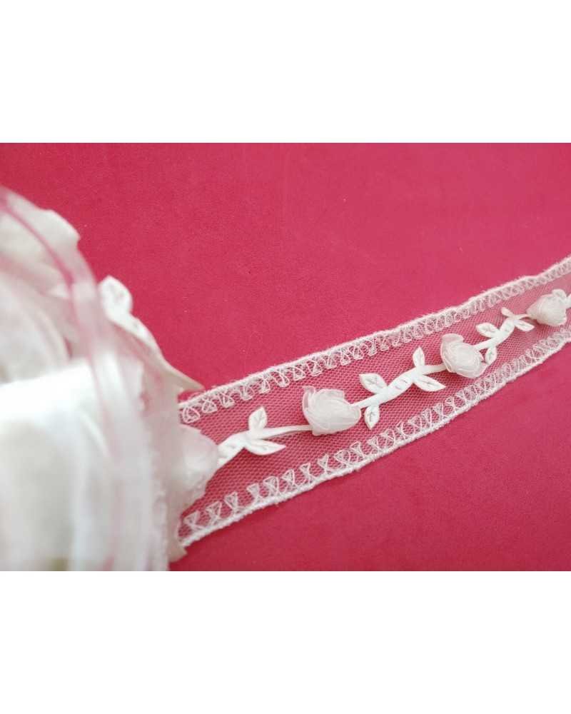 50 cm Verzierungen Coverpoint Creme Rosen Blumen Zweige Tüllbasis 3 cm hoch