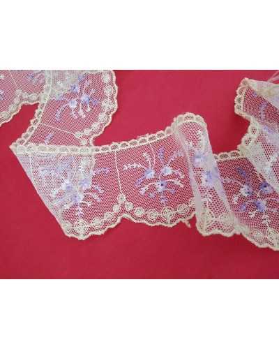 Spitzentüll Ecru mit bestickter Blume, Höhe 6 cm