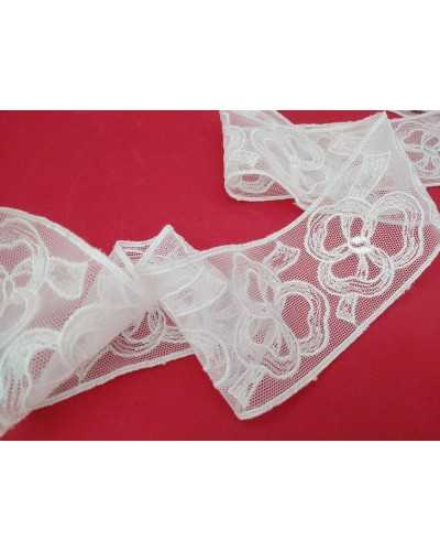 Embroidered tulle partition white flower design 5 cm high cut by 8 mt stok 
