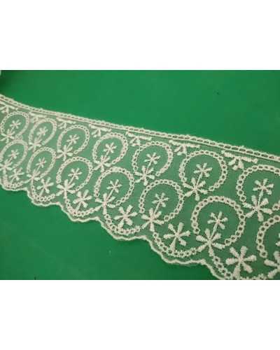 Trimmings Lace Organza Embroidered Tip Circle Design Cream Star 6 cm high