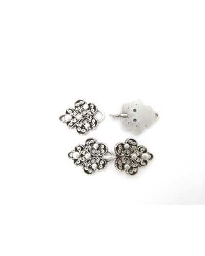 Hakenjacke, Juwelenhaken, bearbeitetes Metall, 5 x 2 cm