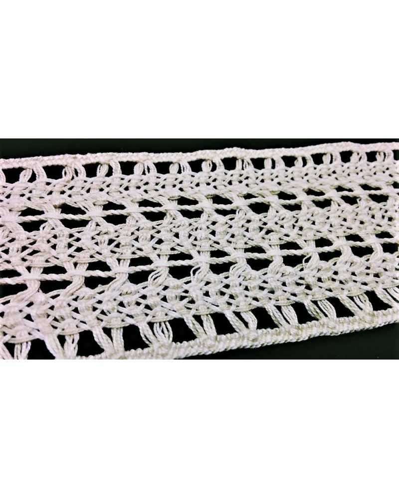 Partition border in natural shabby cotton