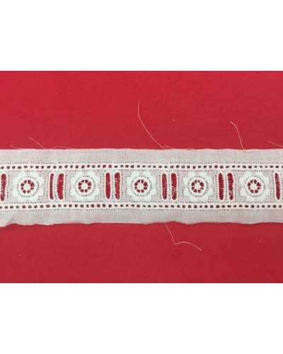 Broderie Anglaise Blumenstickerei Passanastro 100 % Baumwolle 3 cm hoch