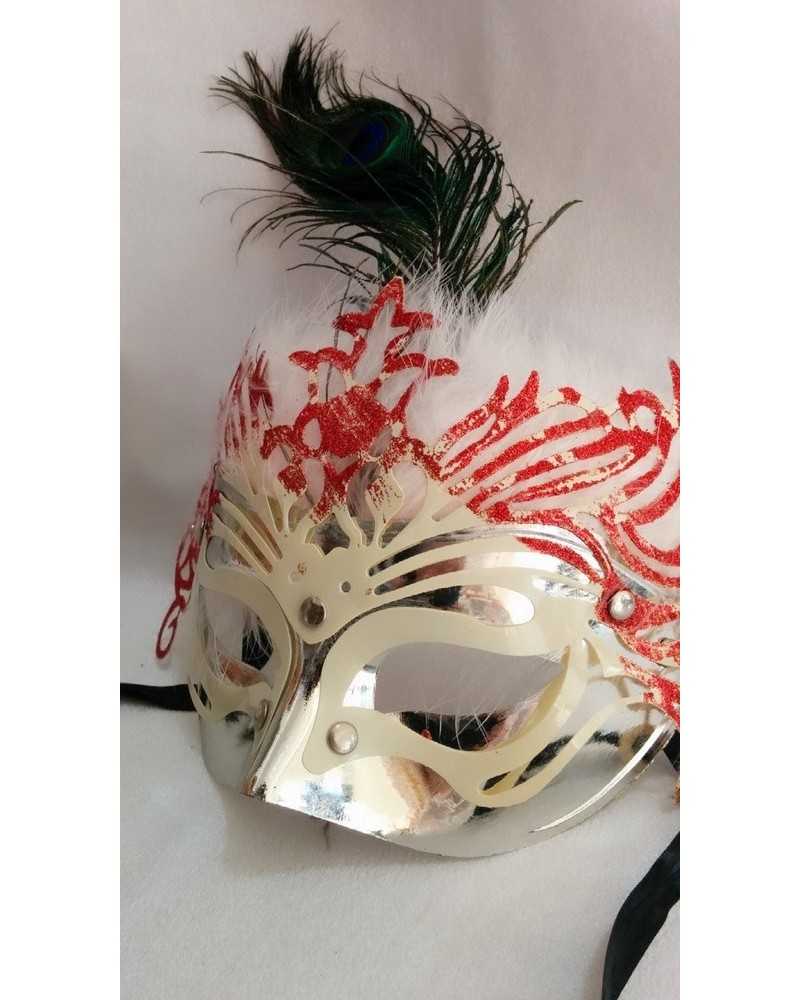 Silberne Maske mit Feder