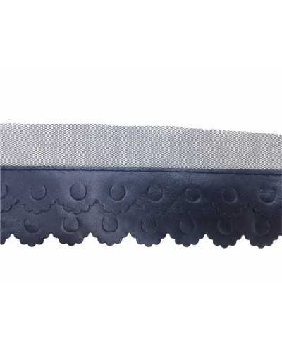50 cm Fransenbesatz aus perforiertem, gewelltem Öko-Leder auf 5 cm hohem Tüll aufgenäht