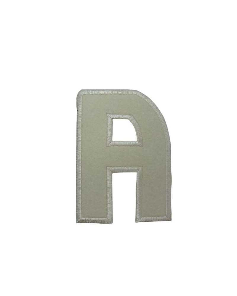 Anwendung: Cremefarbener Aufnäher zum Aufbügeln, Buchstabenstickerei, Höhe 11 cm