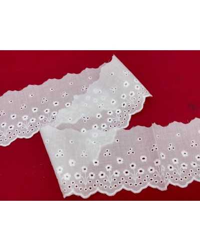 Trimmings White Sangallo Lace Embroidered Flower Bunch Scalloped Tip High 7 Cm