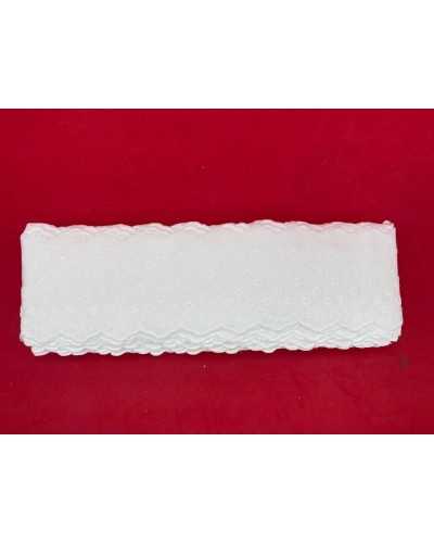 Besätze, weiße Sangallo-Spitze, bestickter Blumenstrauß, gewellte Spitze, 7 cm hoch