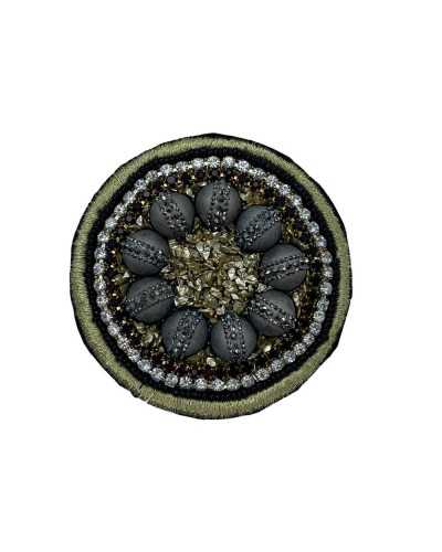 Runder Aufnäher zum Aufbügeln mit gold-silber-schwarzen Strasssteinen und grauen Perlen 6x6 cm