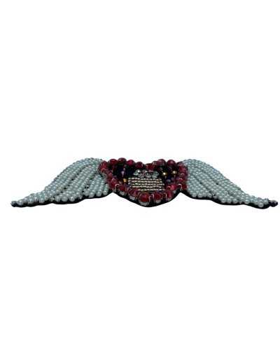 Application Bijou Ecusson Thermocollant Broderie Coeur Ailes Strass Perles Facettes 150x65 Mm