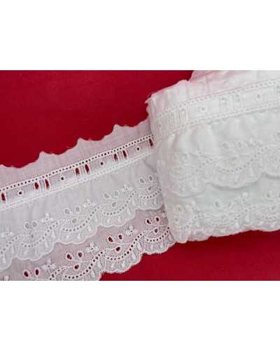 Sangallo lace Cream Shirred With toggle buttons, Satin Flowers, 9 Cm High