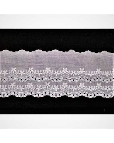 Trimmings in white batistate san gallo lace, small flowers design, scalloped tip, embroidery height 45 mm