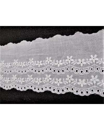 Trimmings in white batistate san gallo lace, small flowers design, scalloped tip, embroidery height 45 mm