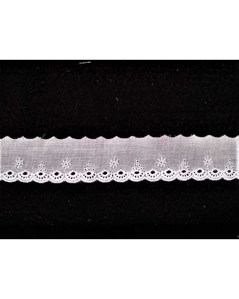 Trimmings Sangallo Lace White Batistat Design Small Stars Bows Scalloped Tip Embroidery 15 Mm High